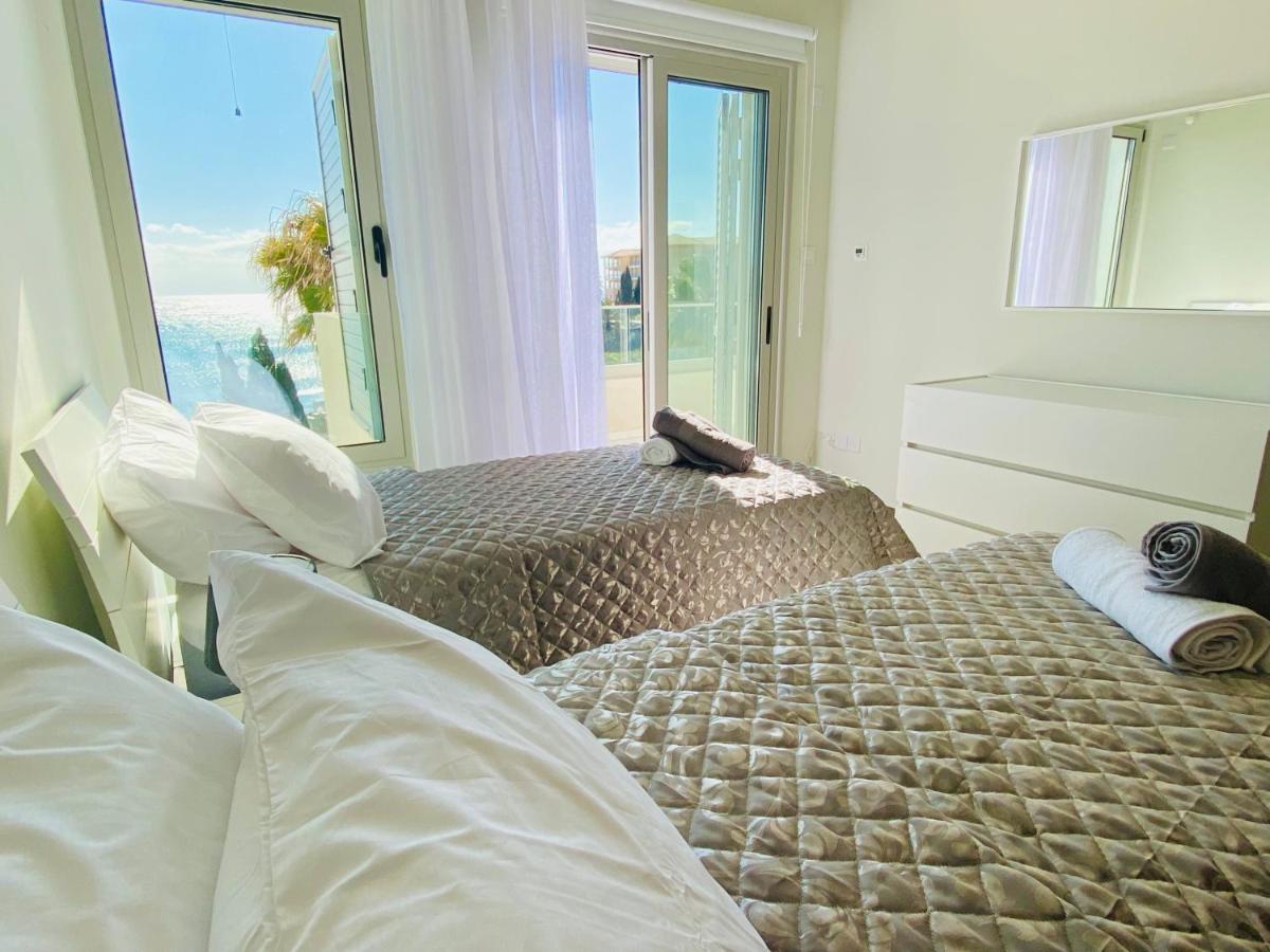 Coral Bay Beach Villa Paphos Exterior photo