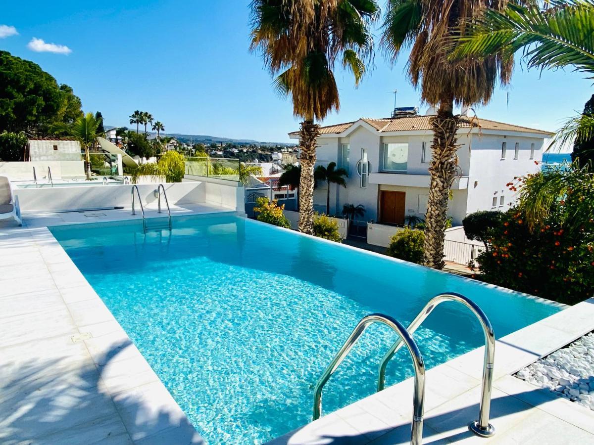 Coral Bay Beach Villa Paphos Exterior photo